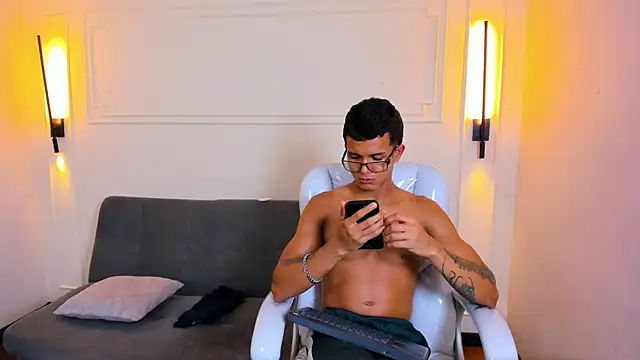 Paradise boy s online show from April 11, 2026, 6:55 pm