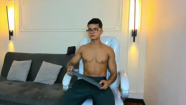 Paradise boy s online show from November 29, 2025, 3:34 pm