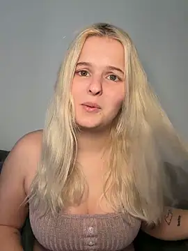 Allylove03 online show from March 19, 2026, 5:40 am