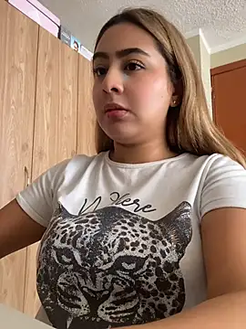 Snapshot of Miabonnett_ chatting on July 1, 2026, 3:12 pm Miabonnett online show from July 1, 2026, 3:12 pm