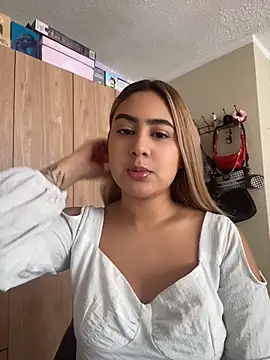 Snapshot of Miabonnett_ chatting on July 16, 2026, 2:36 pm Miabonnett online show from July 16, 2026, 2:36 pm