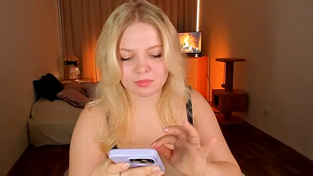 Snapshot of Eva_Kynu chatting on December 16, 2024, 9:35 am Eva Kynu online show from December 16, 2024, 9:35 am