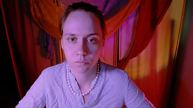 Snapshot of Malinax chatting on November 4, 2025, 10:24 pm Malinax online show from November 4, 2025, 10:24 pm