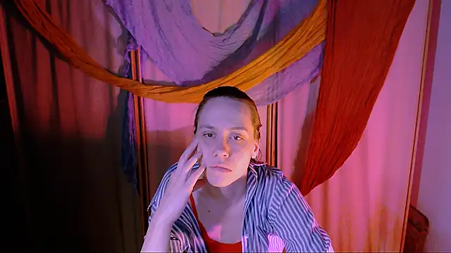 Snapshot of Malinax chatting on November 24, 2025, 10:32 pm Malinax online show from November 24, 2025, 10:32 pm