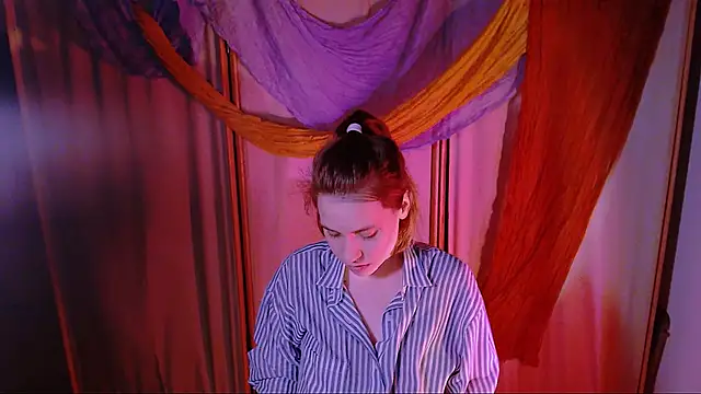 Snapshot of Malinax chatting on December 14, 2025, 10:26 pm Malinax online show from December 14, 2025, 10:26 pm