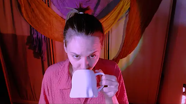 Snapshot of Malinax chatting on November 3, 2025, 10:57 pm Malinax online show from November 3, 2025, 10:57 pm