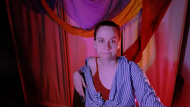 Snapshot of Malinax chatting on December 15, 2025, 10:15 pm Malinax online show from December 15, 2025, 10:15 pm