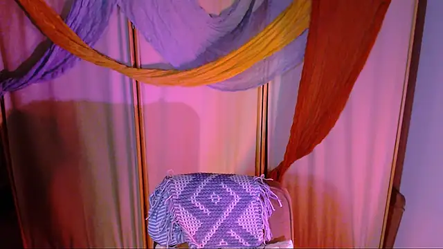 Snapshot of Malinax chatting on November 21, 2025, 10:42 pm Malinax online show from November 21, 2025, 10:42 pm