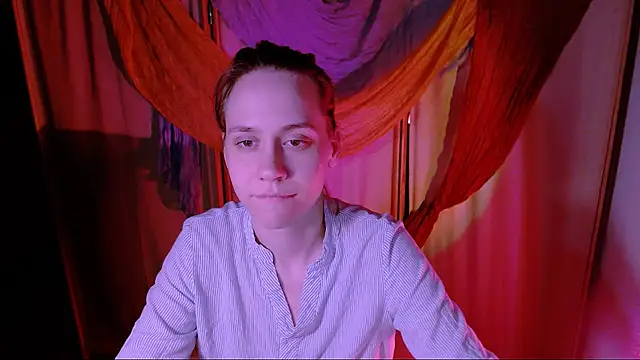 Snapshot of Malinax chatting on November 7, 2025, 10:35 pm Malinax online show from November 7, 2025, 10:35 pm