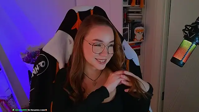 Emili1- online show from March 10, 2025, 1:32 pm