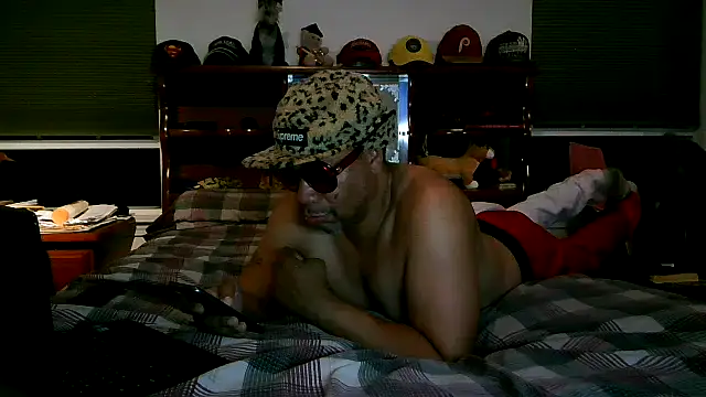 Snapshot of pimpdaddy4ever chatting on November 14, 2025, 2:15 am pimpdaddy4ever online show from November 14, 2025, 2:15 am