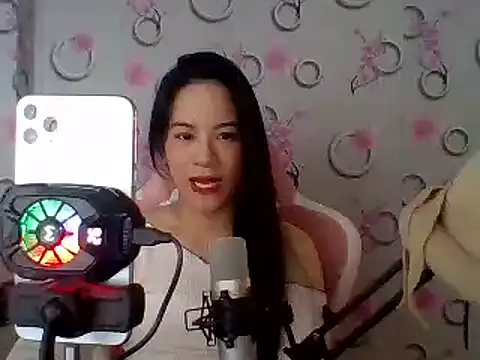 Snapshot of Nana-68 chatting on March 12, 2025, 6:29 am Nana-68 online show from March 12, 2025, 6:29 am