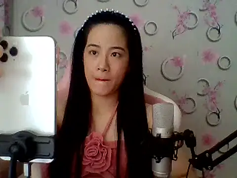 Snapshot of Nana-68 chatting on March 23, 2025, 3:43 am Nana-68 online show from March 23, 2025, 3:43 am