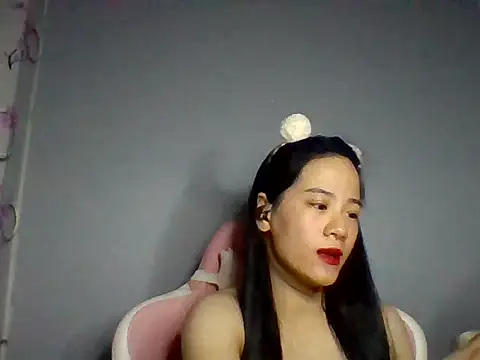 Snapshot of Nana-68 chatting on December 17, 2025, 6:57 pm Nana-68 online show from December 17, 2025, 6:57 pm