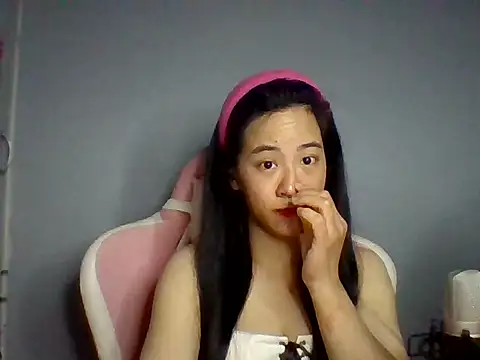 Snapshot of Nana-68 chatting on December 17, 2025, 6:51 am Nana-68 online show from December 17, 2025, 6:51 am