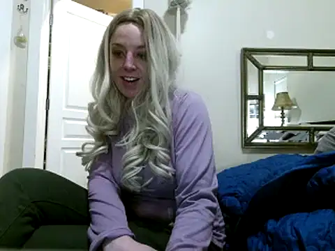 Snapshot of MonroeLoves chatting on March 6, 2025, 2:19 am MonroeLoves online show from March 6, 2025, 2:19 am