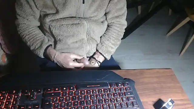 Adri gard online show from April 3, 2026, 8:37 pm