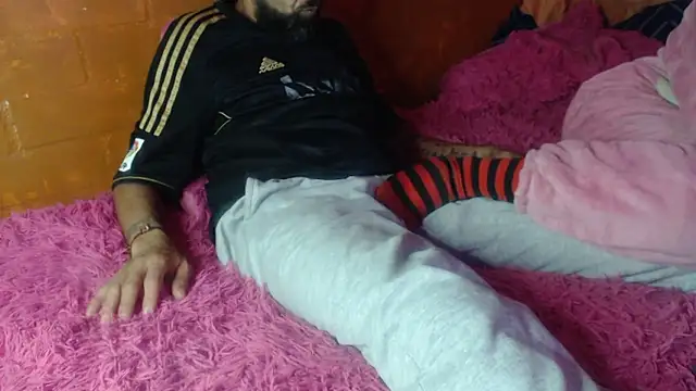 OldManAndGirlishLady online show from March 13, 2025, 2:27 am