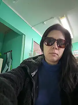 Reinacatchile online show from March 12, 2026, 3:16 pm