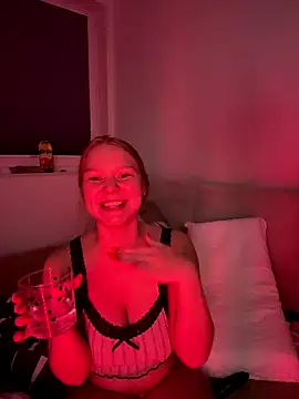 Snapshot of NickyGold_Official chatting on December 3, 2024, 1:58 am NickyGold Official online show from December 3, 2024, 1:58 am