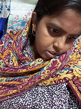 Snapshot of Beauty-queen chatting on December 14, 2025, 10:43 am Beauty-queen online show from December 14, 2025, 10:43 am