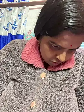 Beauty-queen online show from February 3, 2026, 2:44 pm