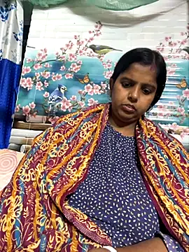 Snapshot of Beauty-queen chatting on November 30, 2025, 11:00 am Beauty-queen online show from November 30, 2025, 11:00 am