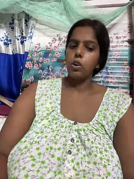 Beauty-queen online show from June 28, 2026, 1:39 pm