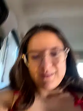 livgomez online show from November 11, 2025, 2:34 pm