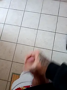 YoungDick25 online show from April 1, 2026, 4:48 pm