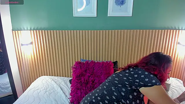  anavictoria  online show from March 18, 2025, 5:55 pm