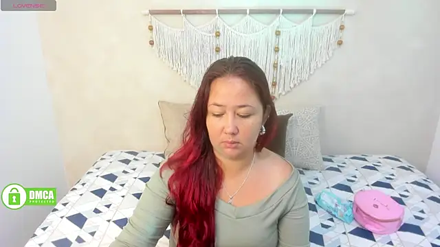  anavictoria  online show from September 13, 2025, 12:16 pm