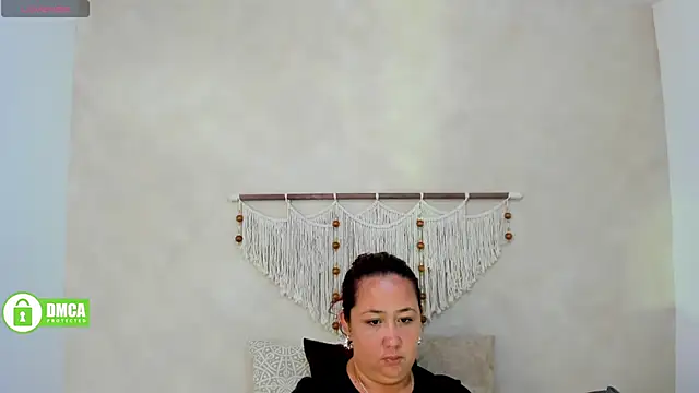  anavictoria  online show from September 11, 2025, 5:24 pm