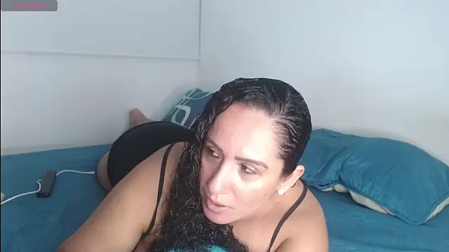 Snapshot of hey_delilah chatting on November 2, 2025, 12:15 am hey delilah online show from November 2, 2025, 12:15 am