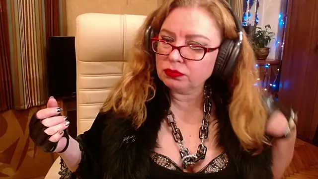 Snapshot of Miss_Tress chatting on October 25, 2025, 9:59 pm Miss Tress online show from October 25, 2025, 9:59 pm