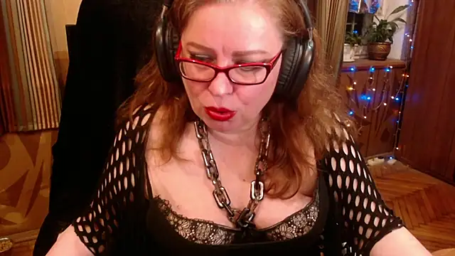 Snapshot of Miss_Tress chatting on September 13, 2025, 6:19 pm Miss Tress online show from September 13, 2025, 6:19 pm