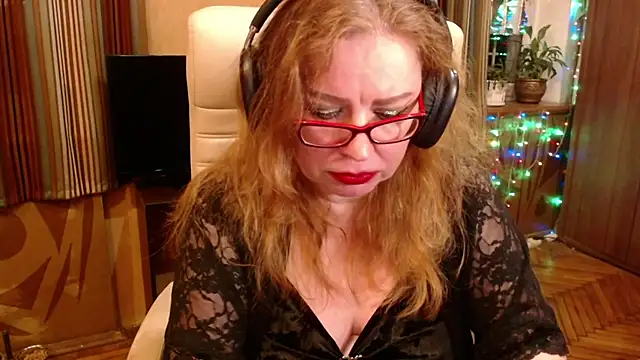 Snapshot of Miss_Tress chatting on November 27, 2025, 9:26 pm Miss Tress online show from November 27, 2025, 9:26 pm