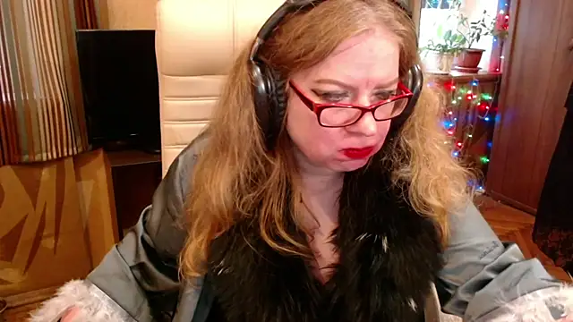 Snapshot of Miss_Tress chatting on May 16, 2026, 5:06 am Miss Tress online show from May 16, 2026, 5:06 am