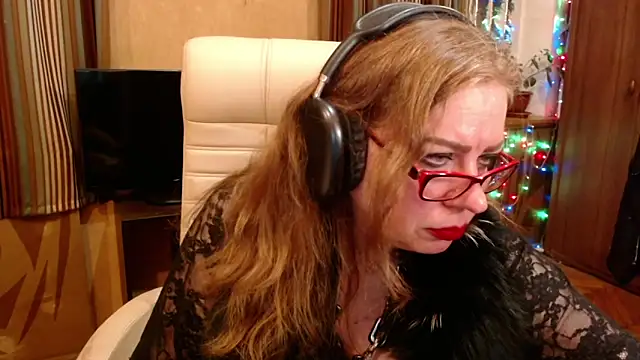 Snapshot of Miss_Tress chatting on June 14, 2026, 10:11 pm Miss Tress online show from June 14, 2026, 10:11 pm