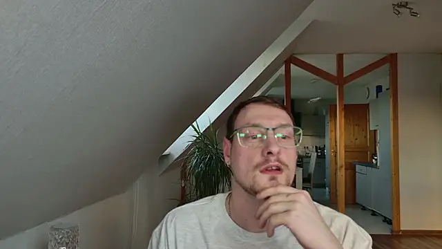 Relsxboy online show from March 12, 2025, 5:07 pm