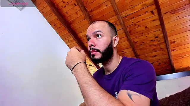 Tom Bailey online show from October 26, 2025, 1:22 pm