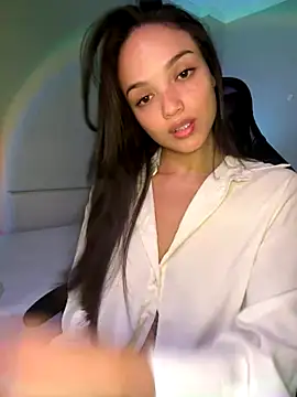 MisFrekcles  online show from November 6, 2025, 10:30 am