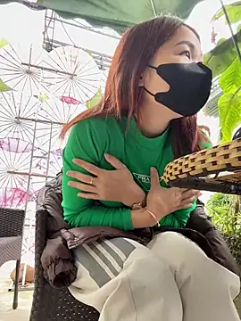 Snapshot of Emily_9xx chatting on March 7, 2025, 7:08 am Emily 9xx online show from March 7, 2025, 7:08 am