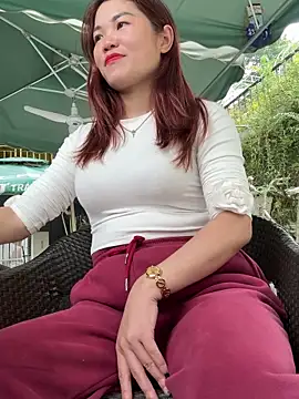 Snapshot of Emily_9xx chatting on December 25, 2024, 6:31 am Emily 9xx online show from December 25, 2024, 6:31 am