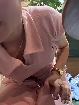 Snapshot of Emily_9xx chatting on March 20, 2025, 10:54 am Emily 9xx online show from March 20, 2025, 10:54 am