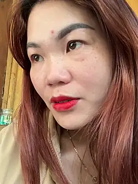 Snapshot of Emily_9xx chatting on February 7, 2025, 4:06 am Emily 9xx online show from February 7, 2025, 4:06 am