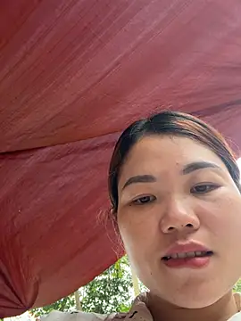 Snapshot of Emily_9xx chatting on February 23, 2025, 5:56 am Emily 9xx online show from February 23, 2025, 5:56 am