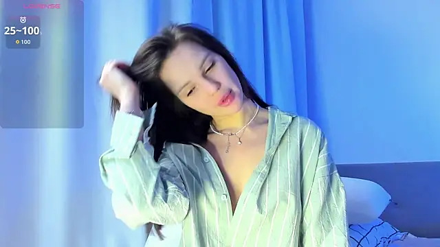 lookkeyhole online show from October 26, 2025, 7:14 pm