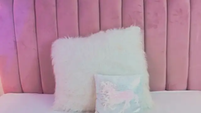 KimberlyCutee online show from July 21, 2026, 7:37 pm
