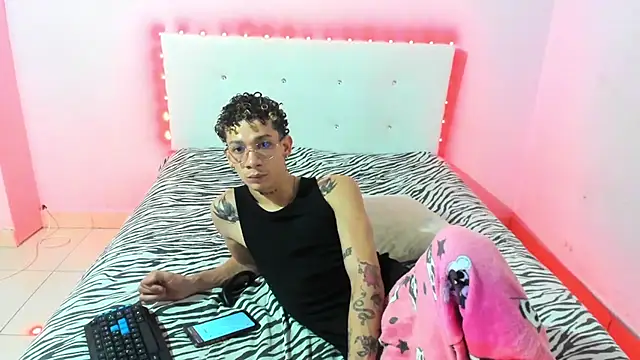 mateodeamjo online show from October 18, 2025, 9:06 pm